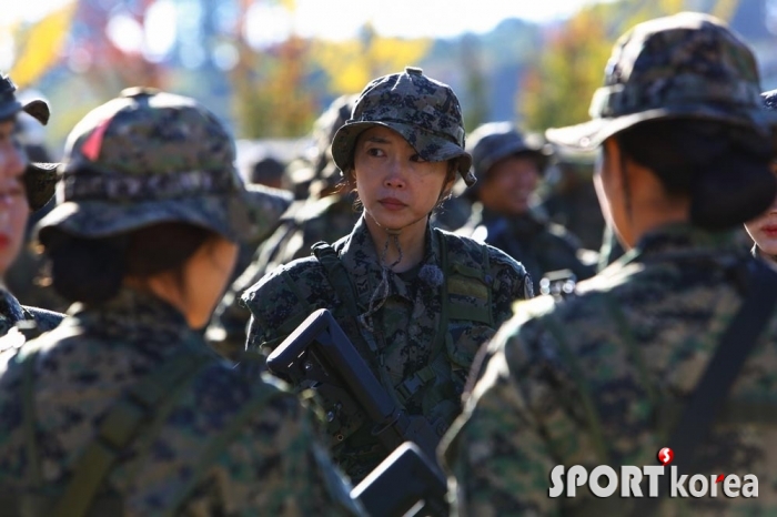 진짜사나이300_독전사X백골전사 10km 급속행군 전투사격 평가 자존심 전쟁 (1).jpg